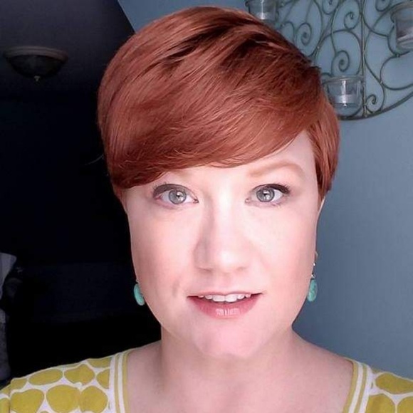 Meet your Posher, Erin - Picture 1 of 2